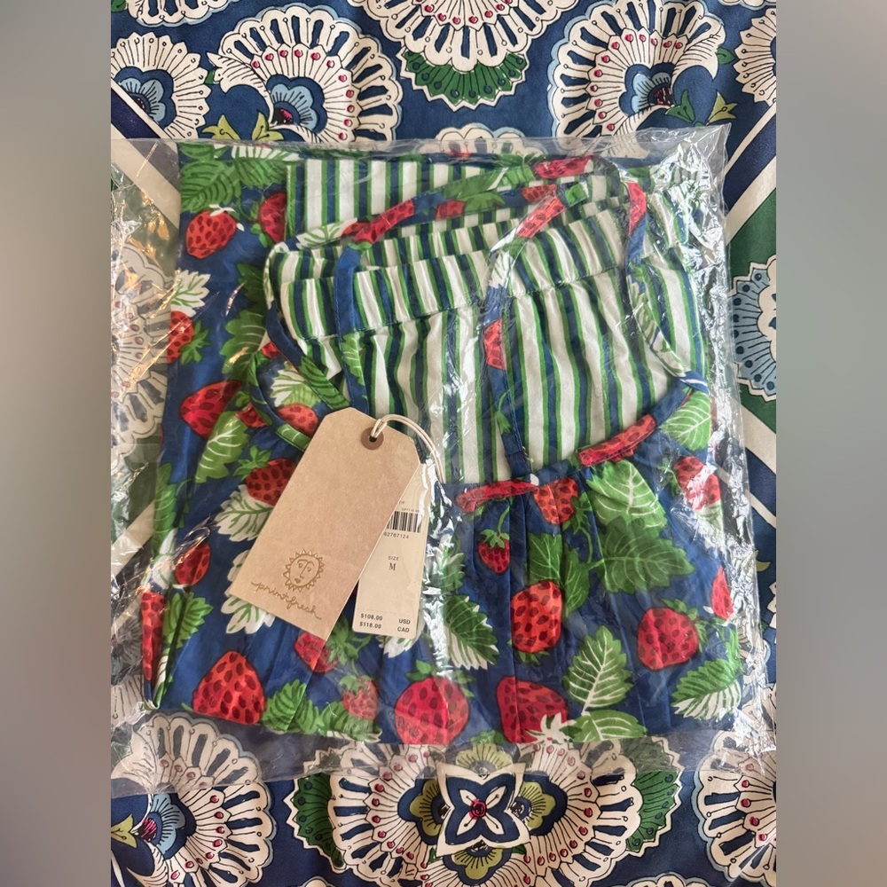 Anthropologie Print Fresh Strawberry retired lounge Set - Picture 5 of 5